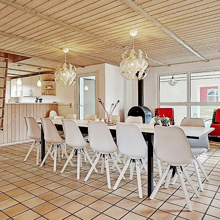 12 Person In Casa de Férias